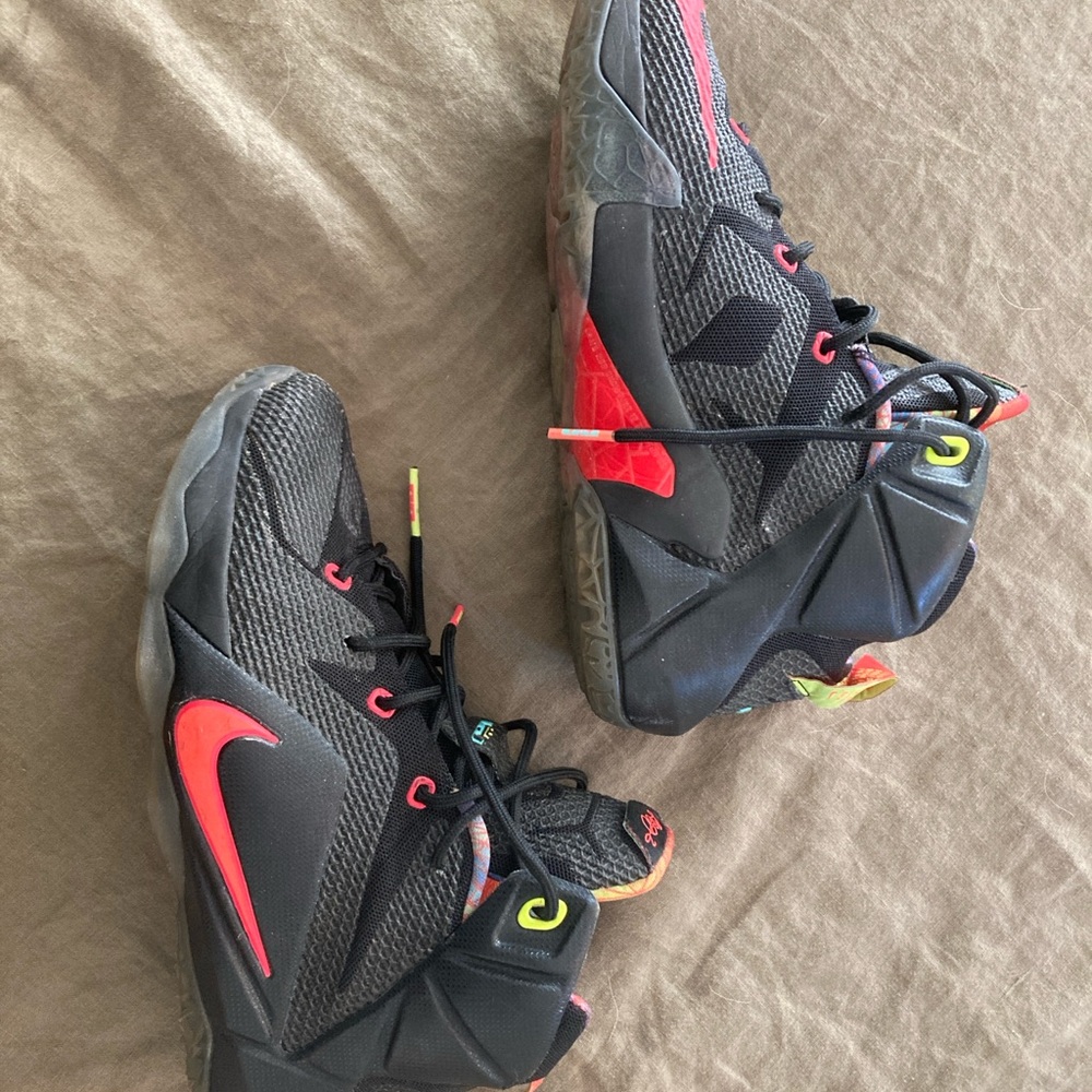 Nike LeBron Sneakers - 5.5Y /7.5W /Eur 38 - black w neon accents - 2014 ed - Picture 3 of 8